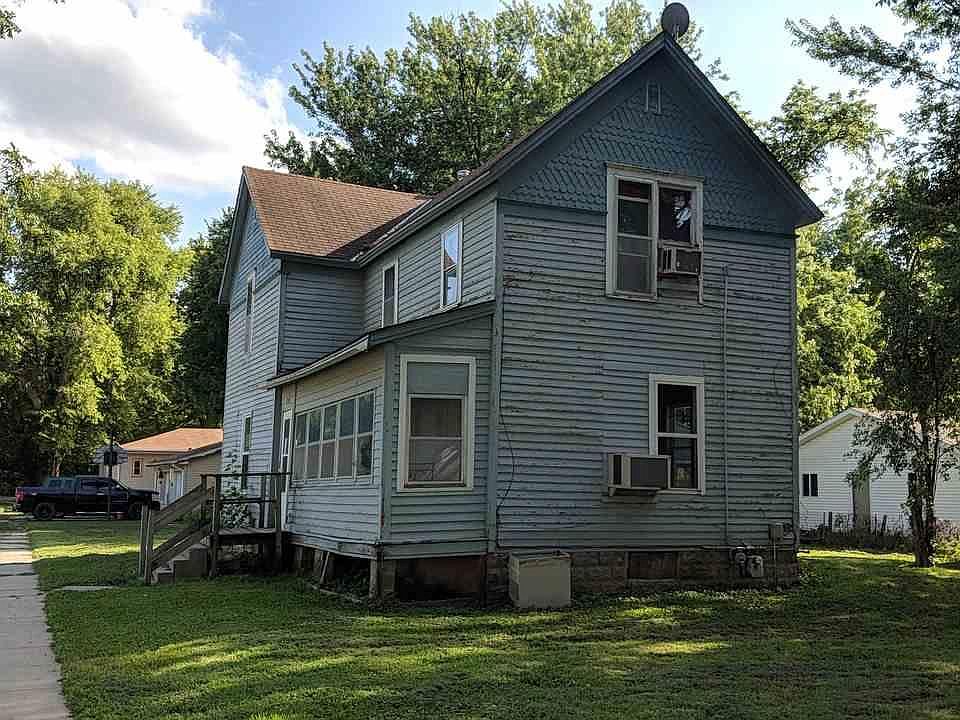1st image of 204 S 1st St