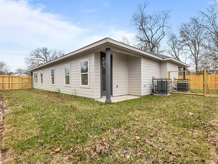 7322 Phillips St — Photo 22