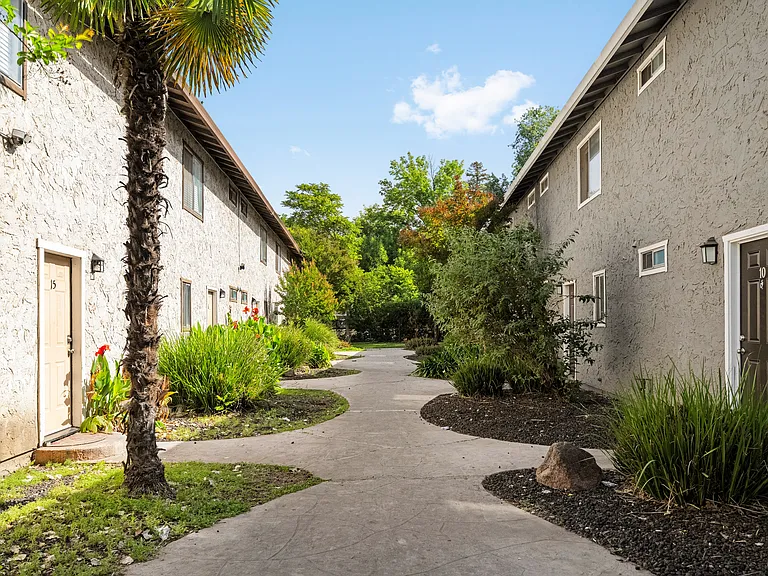Cedar Park Apartments — Photo 40