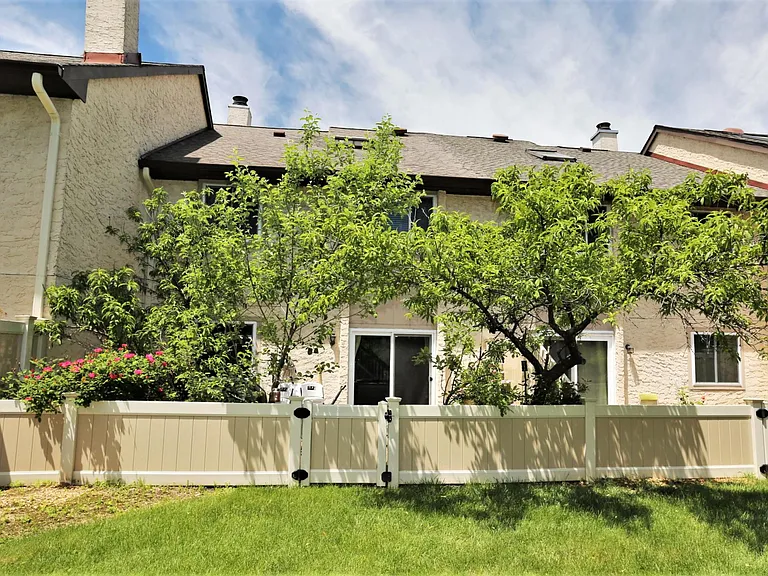 94 Tennyson Dr — Photo 20