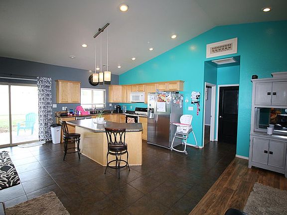3rd image of 3021 W Park Plaza Dr