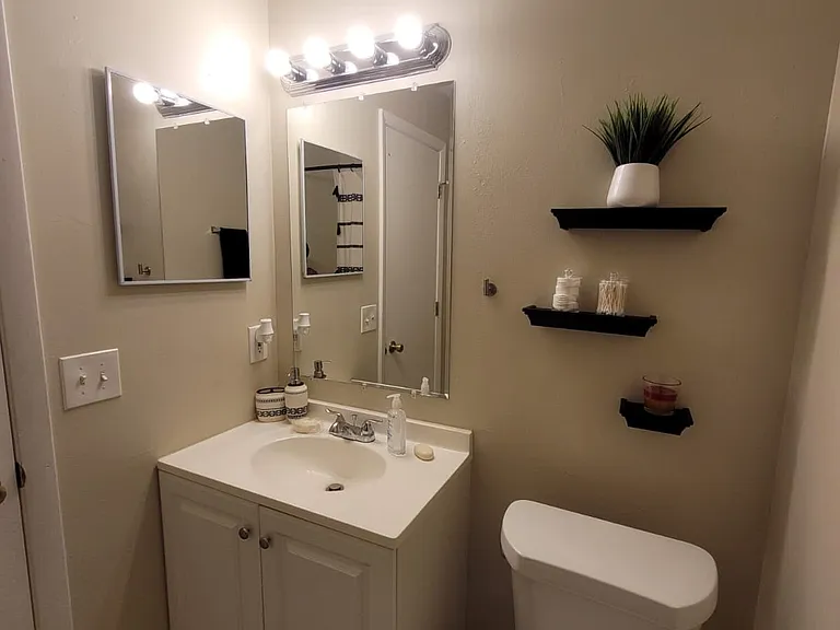 2313 Merrily Cir N — Photo 4