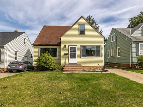 8324 Ivandale Dr, Parma, OH 44129