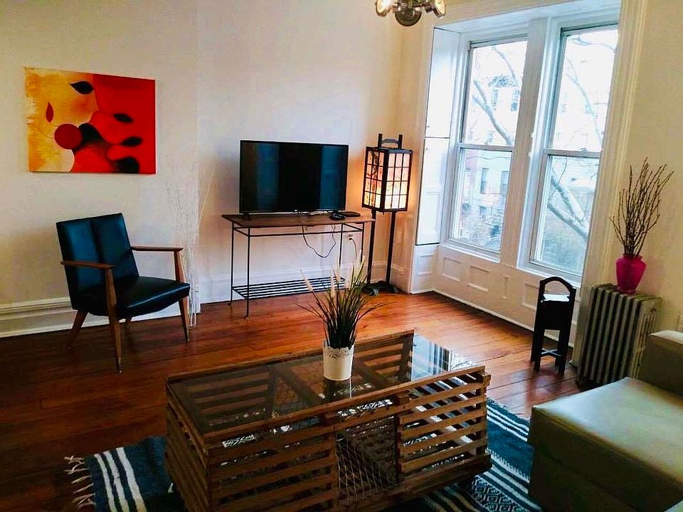 1st image of 281A Halsey St #2