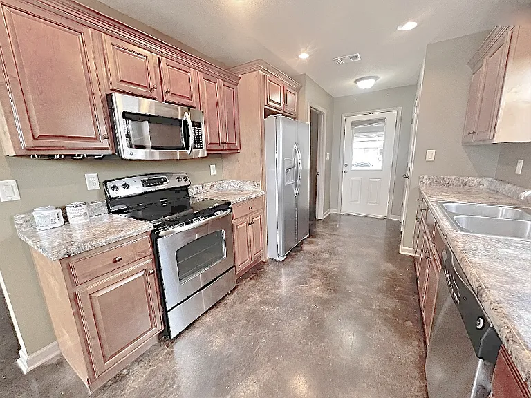 4757 Wildwood Ln — Photo 2