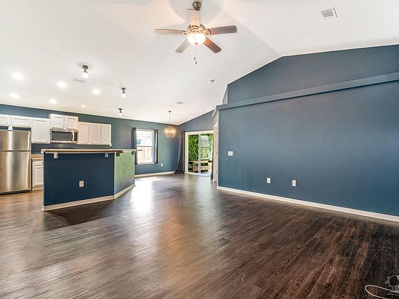 3rd image of 5849 Fairlands Rd