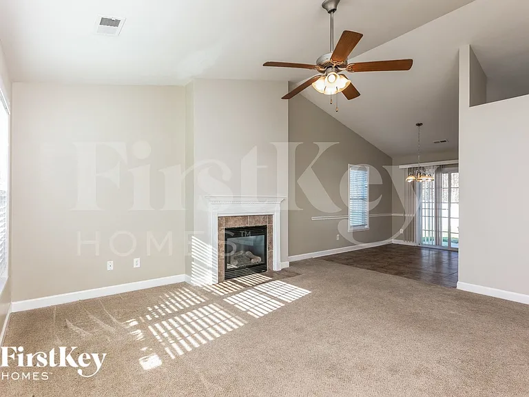 5810 Sycamore Glen Rd — Photo 2