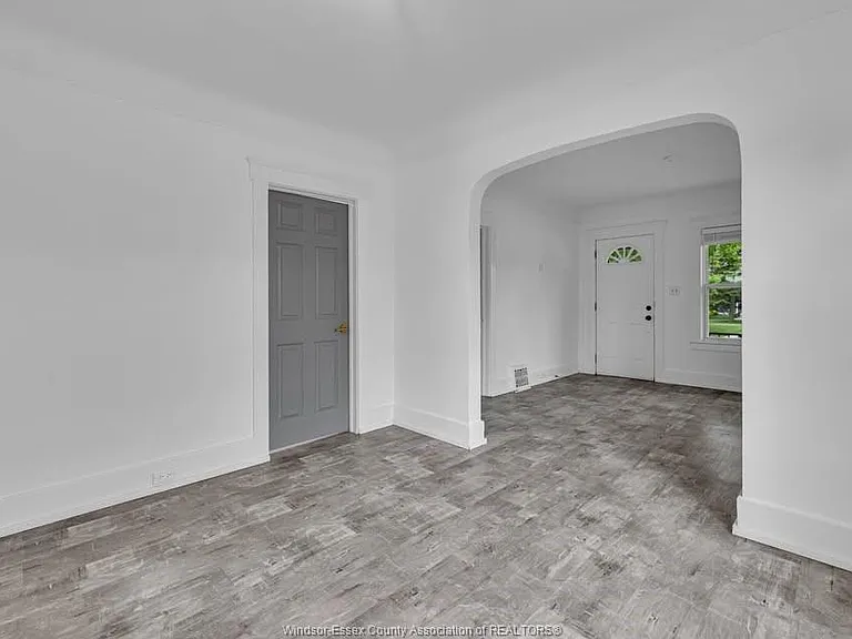 928 Lacasse Blvd — Photo 7