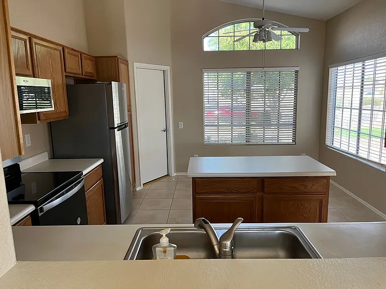 33 N Sahuaro Dr — Photo 5