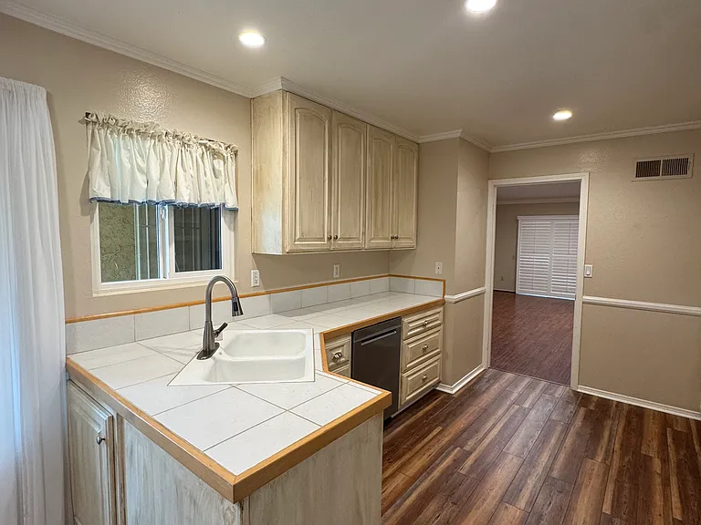 11109 Village 11 — Photo 7