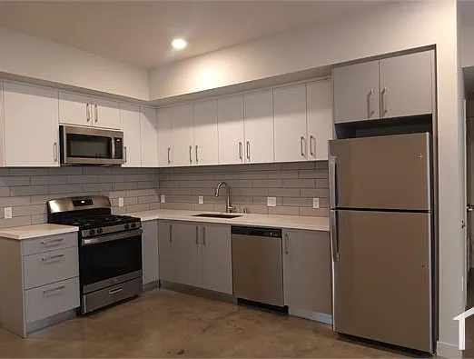 6515 Crenshaw Blvd #204 — Photo 3