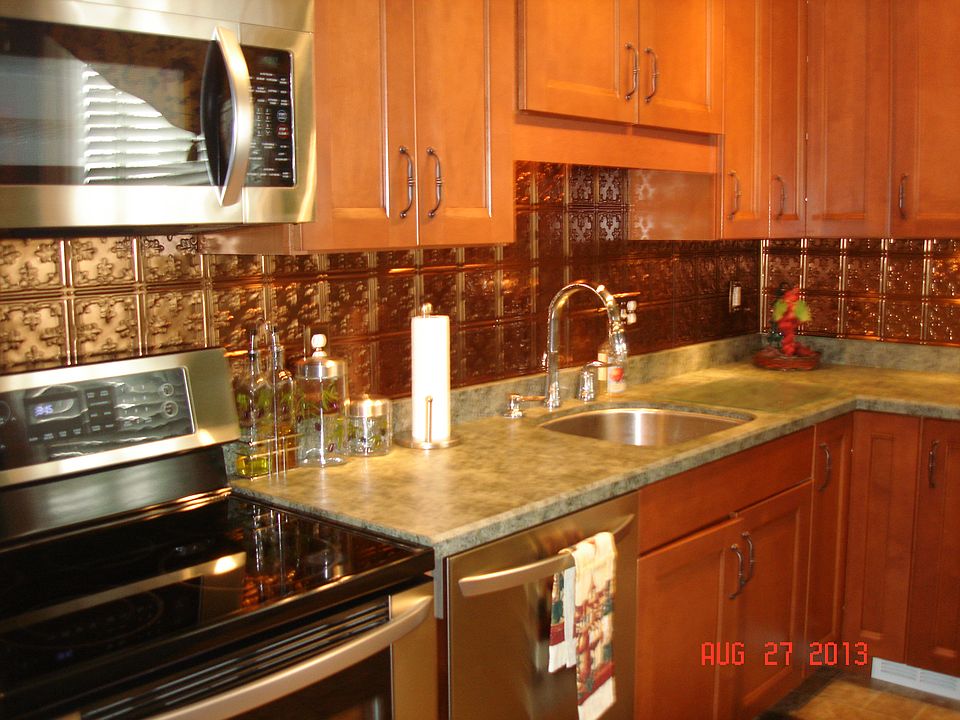 2nd image of 436 1/2 Market St