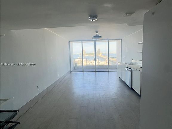 2nd image of 555 NE 15th St APT 507