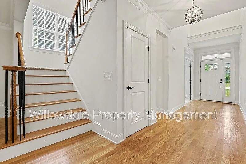 Lakestone Village — Photo 2