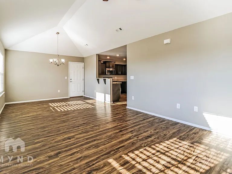 2112 Cedar Cir — Photo 6