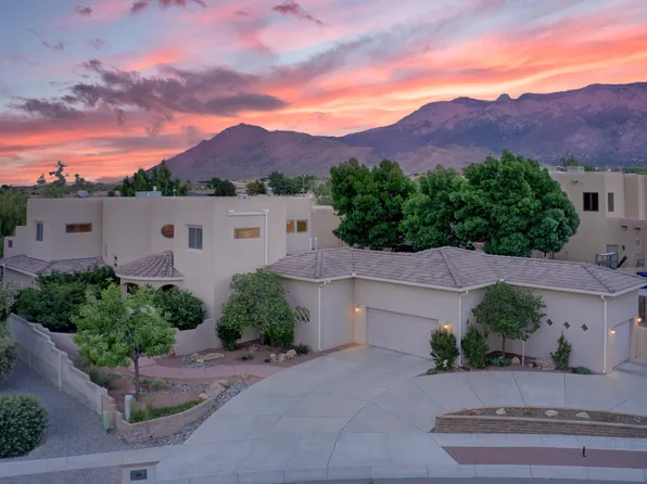 8900 Oak Ridge Ct NE, Albuquerque, NM 87122