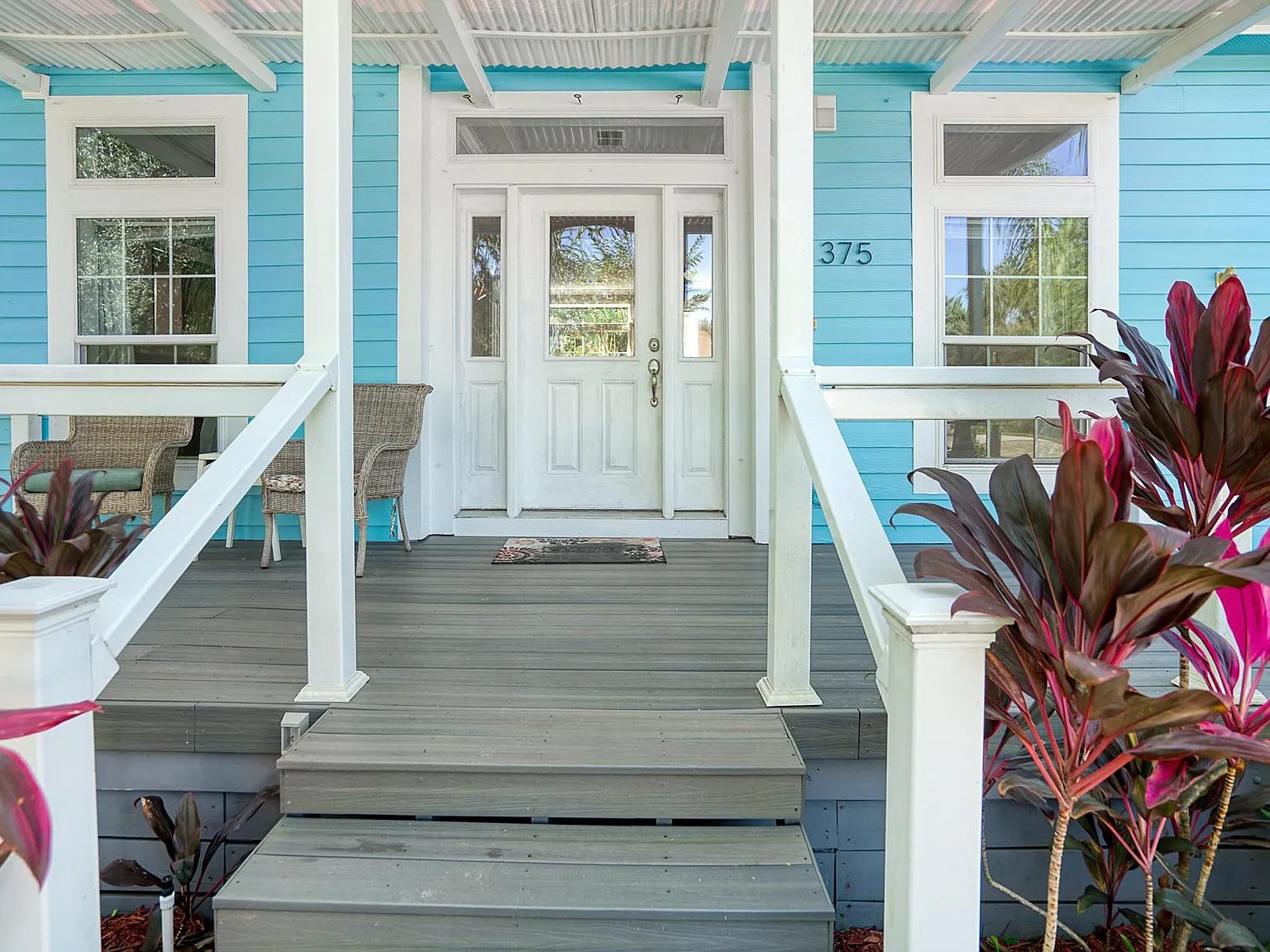 375 Sunset Dr — Photo 4