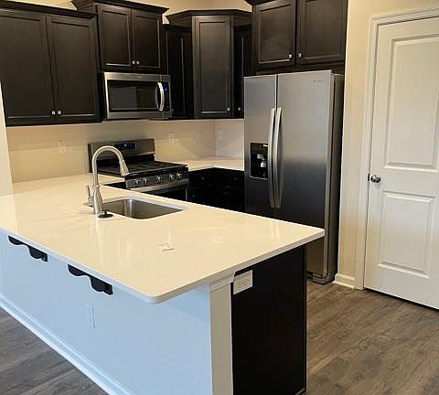 3rd image of 10 Peregrine Way
