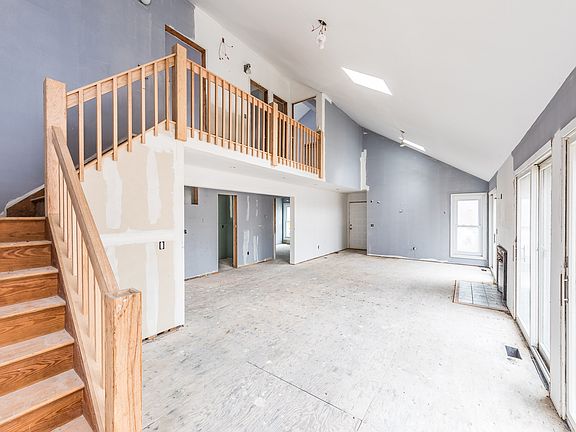 4th image of 83 Scrimshaw Ln