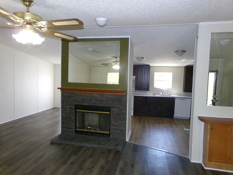 1015 Grassland Ct — Photo 8