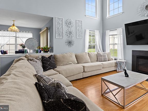 4th image of 4320 Castletower Ct