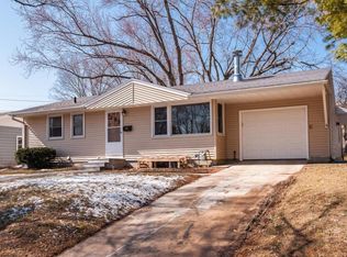 371 36th Ave NW, Rochester, MN 55901