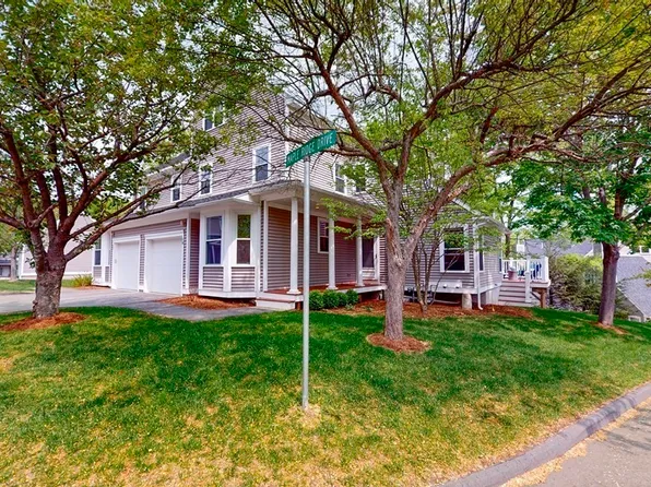 18 Maple Ridge Dr, Burlington, MA 01803