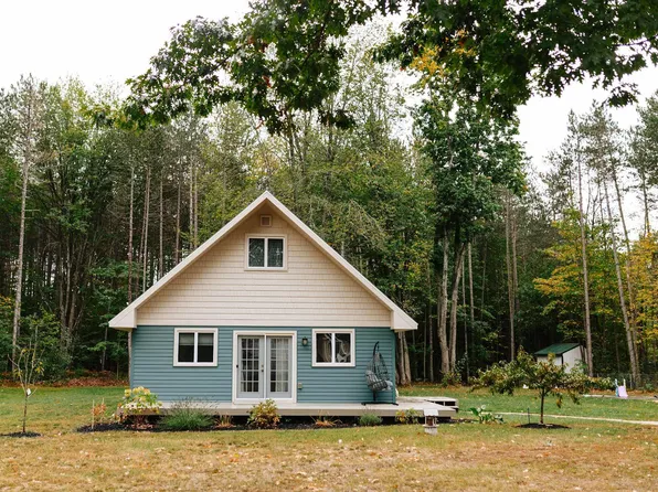 2152 Timber Trl NE, Kalkaska, MI 49646