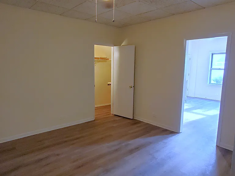 4047 N Narragansett Ave #1F — Photo 6