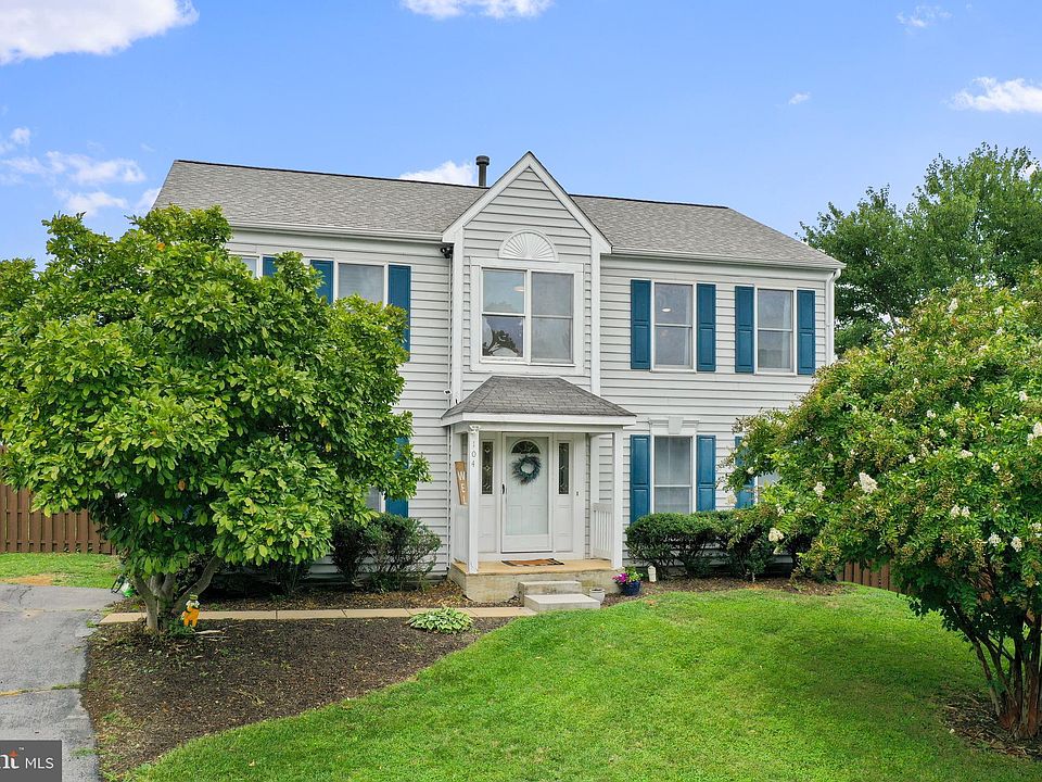 1st image of 104 Clarendon Ct