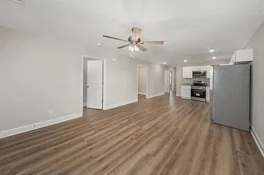 3 bed, 1100 sqft, $1,650 — Photo 4