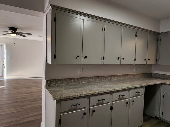 4th image of 209 Warren Dr