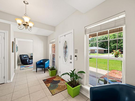 4th image of 6105 Fagan Cir
