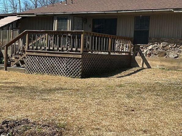 1105 Woodcrest Dr, Star City, AR 71667