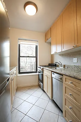 Rented by Stonehenge NYC LLC | media 139