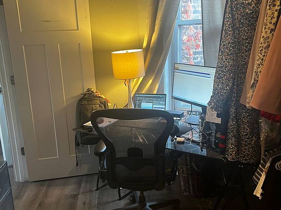 5th image of 1106 N Wolcott Ave APT 2R