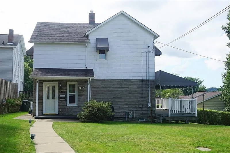 526 Virginia Ave photo 1