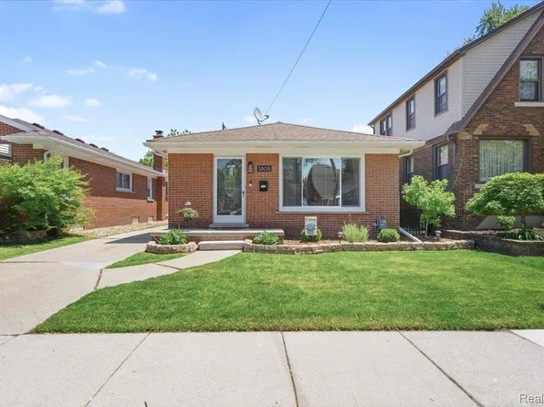 1809 12th St, Wyandotte, MI 48192