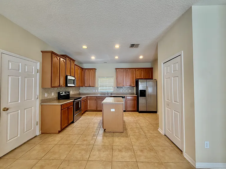 14205 Bridgewater Crossings Blvd — Photo 8