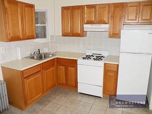 Rented by Brownstone Real Estate | media 9