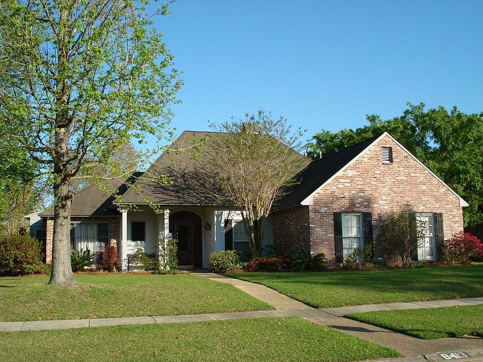 Front View Corner Lot
