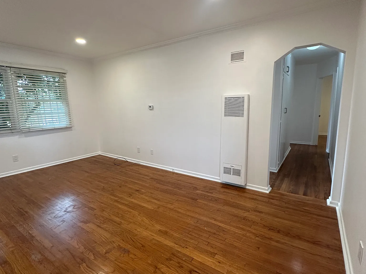 3 bed, 1200 sqft, $3,200 — Photo 4