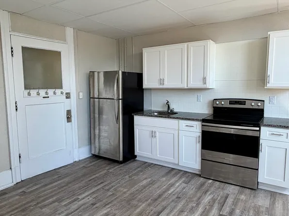 106 Delaware Ave #2-D, Olyphant, PA 18447