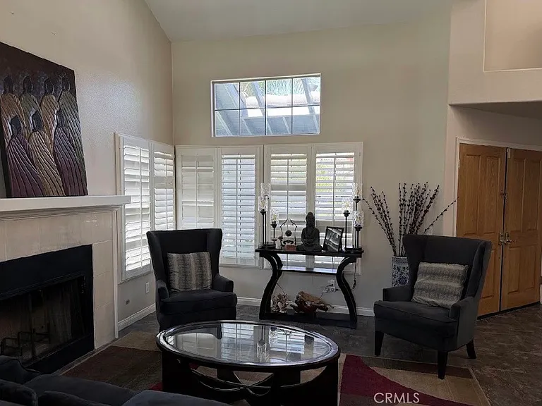 1046 S Mountcrest Ct — Photo 3