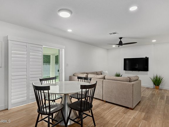 5th image of 721 W PORT ROYALE Lane