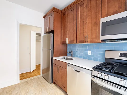 Rented by City Connections Realty | media 19