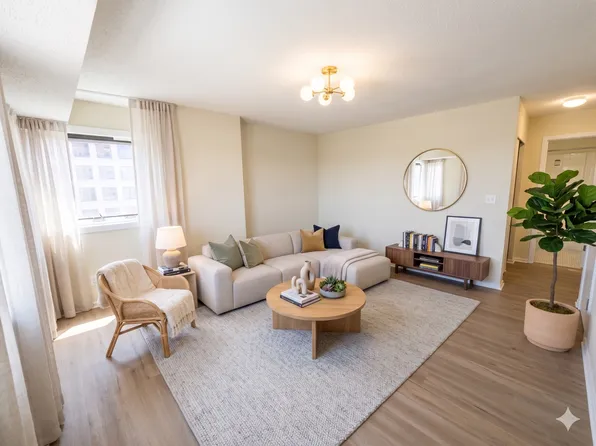 66 9th St Unit 2102, Saint Paul, MN 55101