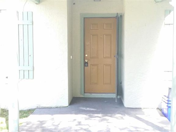 3rd image of 133 Dresdan Ct