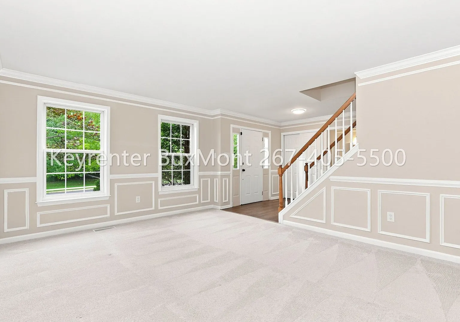 Renovated 4BR Home with 2-Car Garage, Fenced Yard & Patio — Photo 3