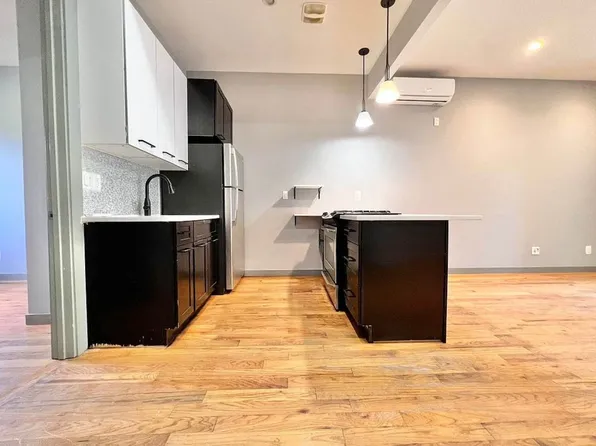 1101 Halsey Street image 4 of 26